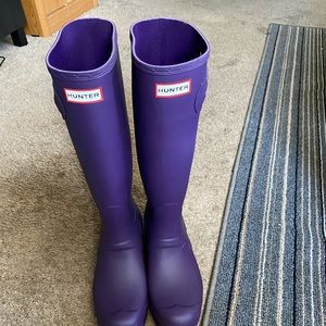 Woman’s size 10 Hunter boots